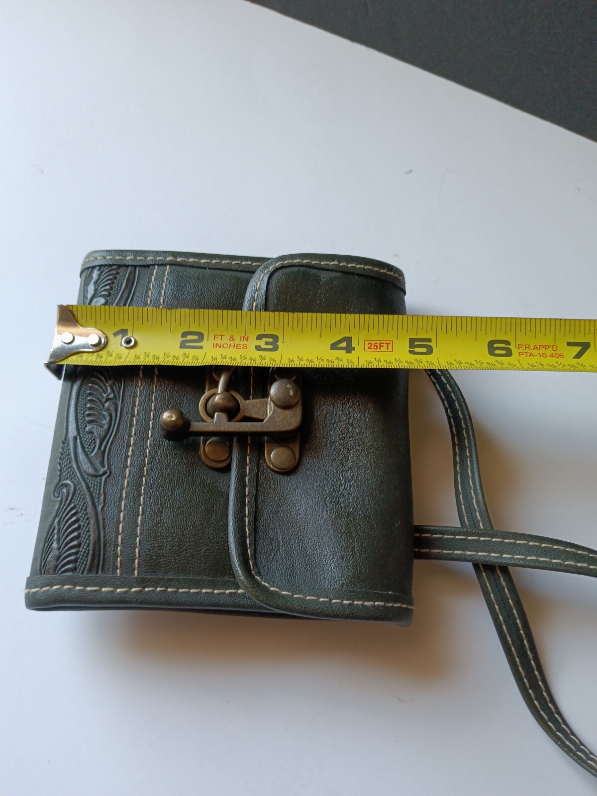 Crossbody Purse Small Wallet Green Credit Card Carrier Change Purse Lock Closure
