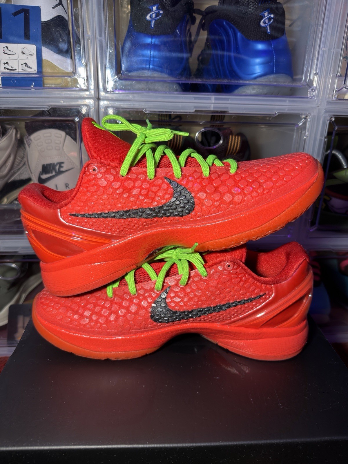 Nike Kobe Bryant Low – Reverse Grinch – **VNDS** Size 9