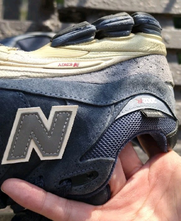 New Balance 2002R GORE-TEX Vintage Indigo Sz 9 Pre Owned Outdoor Streetwear Hike