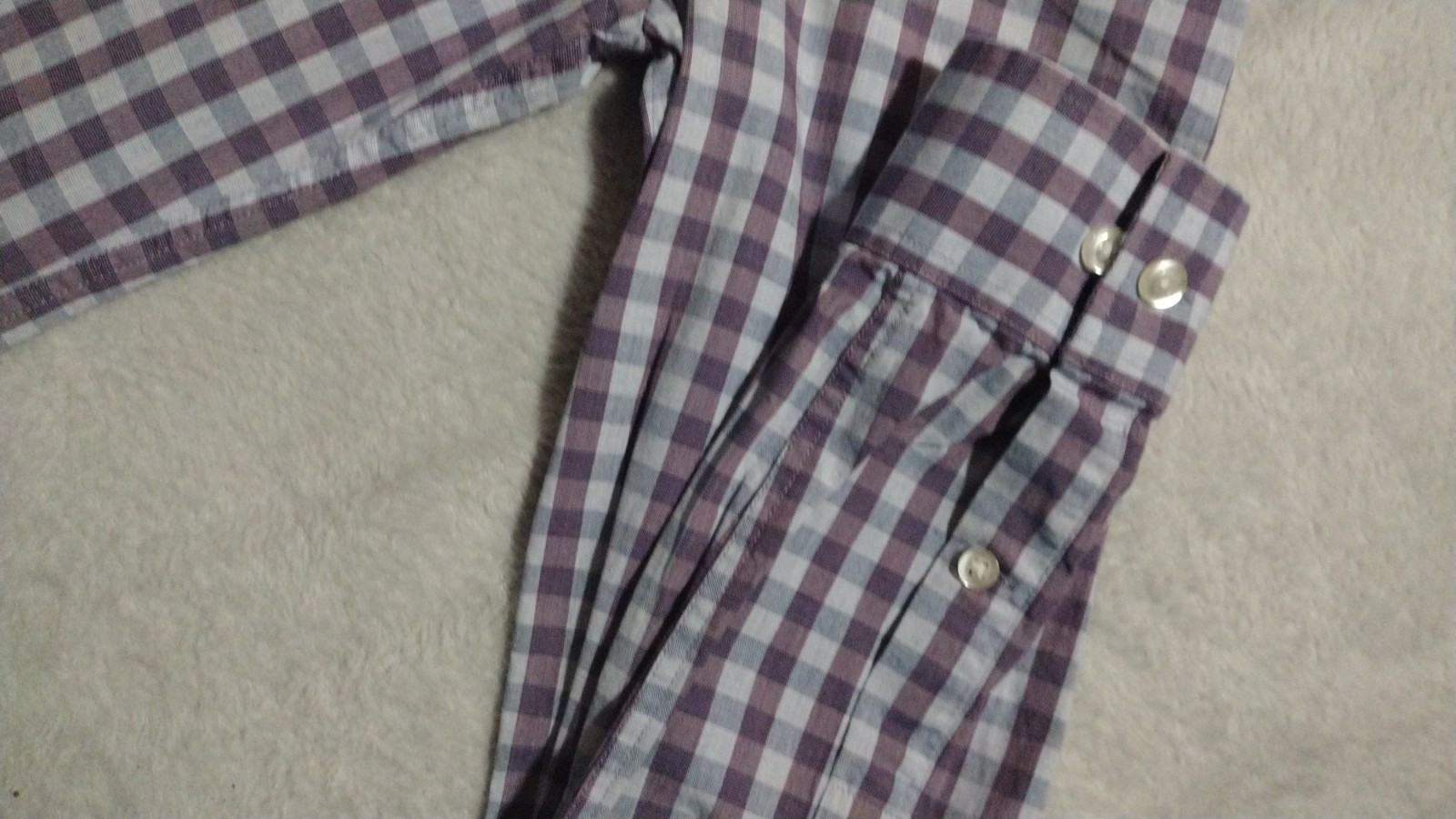 Michael Kors Men’s Medium (M)Style: Slim Fit Long-Sleeve Button-Down…