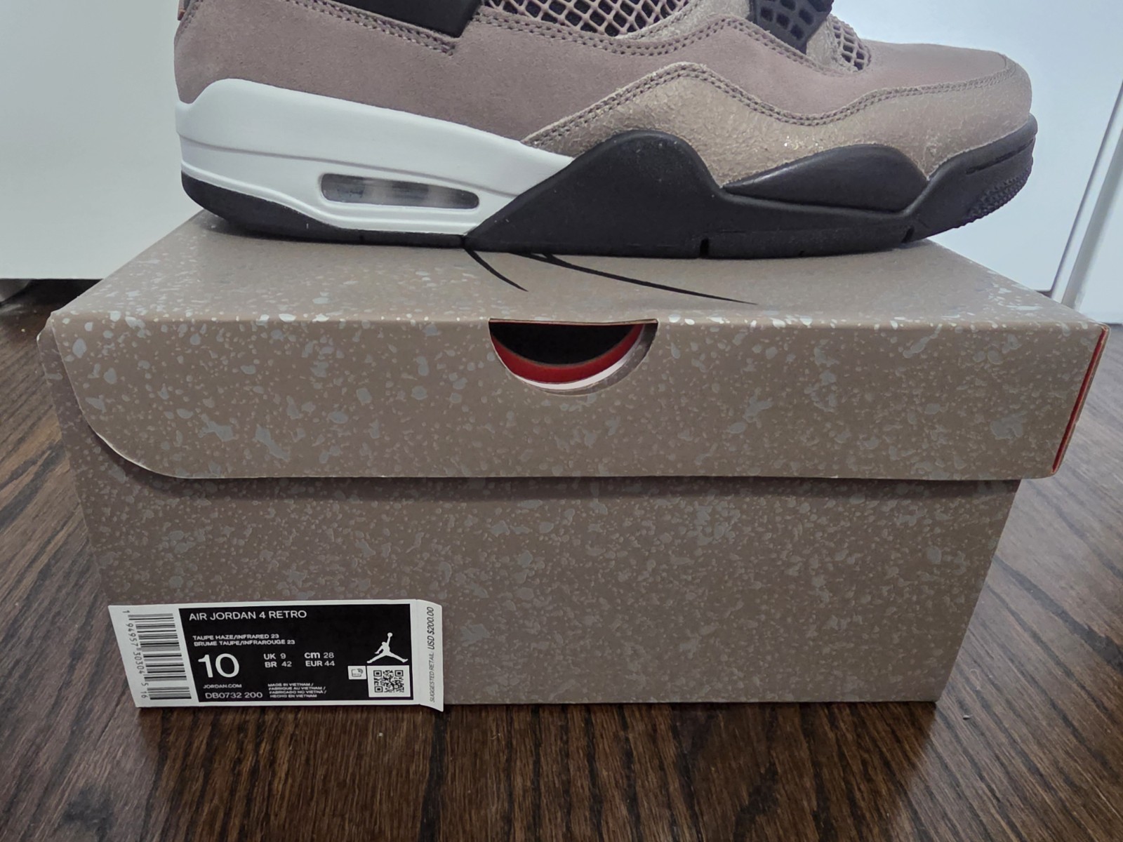 Air Jordan 4 Retro Taupe Haze Size 9.5M / 11W (DB0732-200)