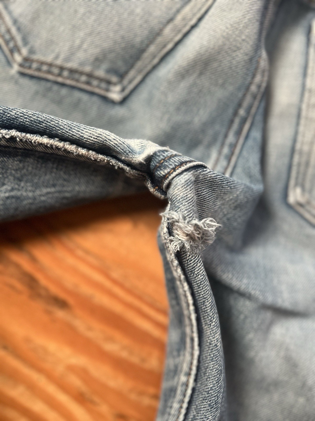 A.P.C. Men’s Straight Fit Medium Wash Blue Denim Jeans Distressed Size 30