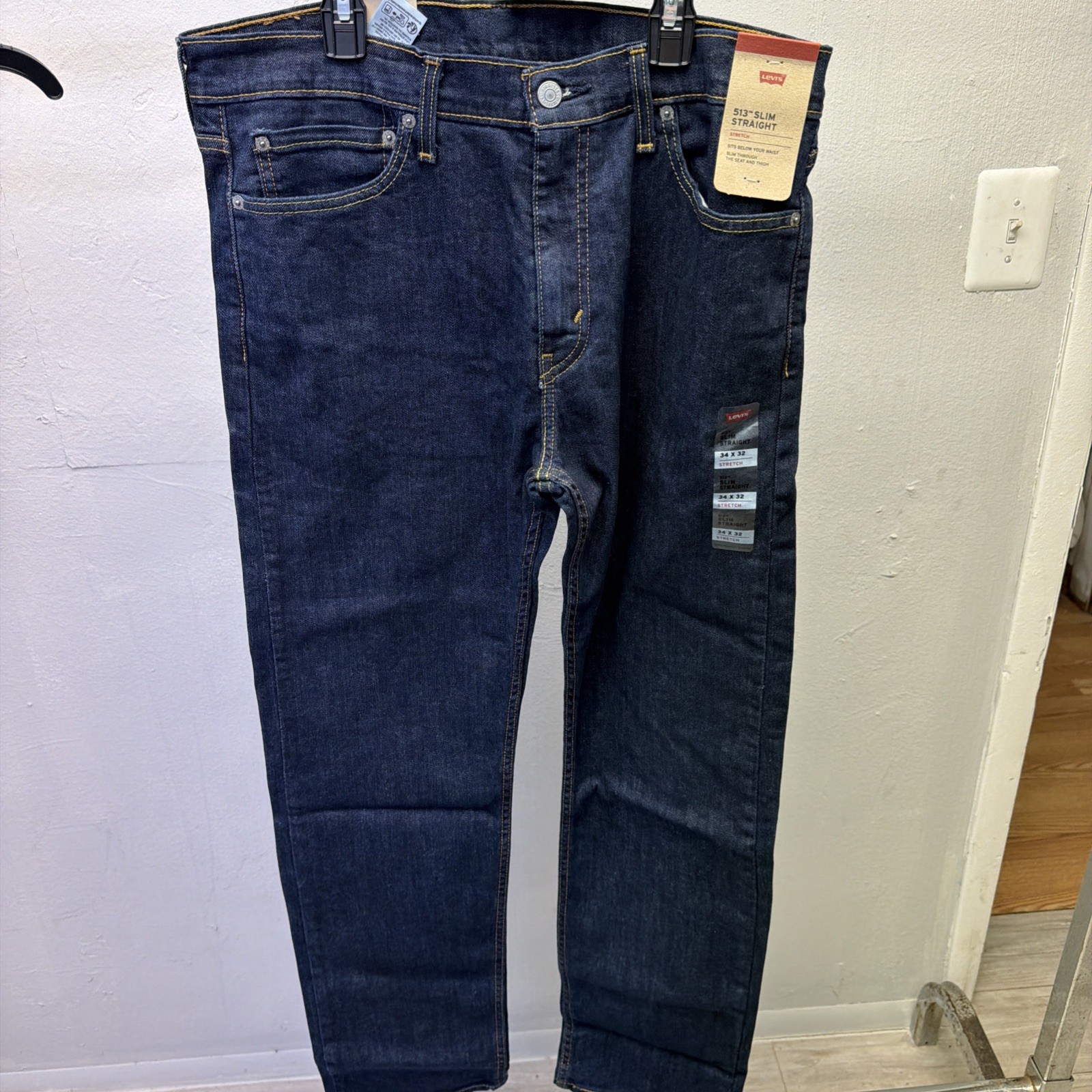 Levi’s 513 Men’s Slim Straight Fit Jeans Color Blue size 34/32