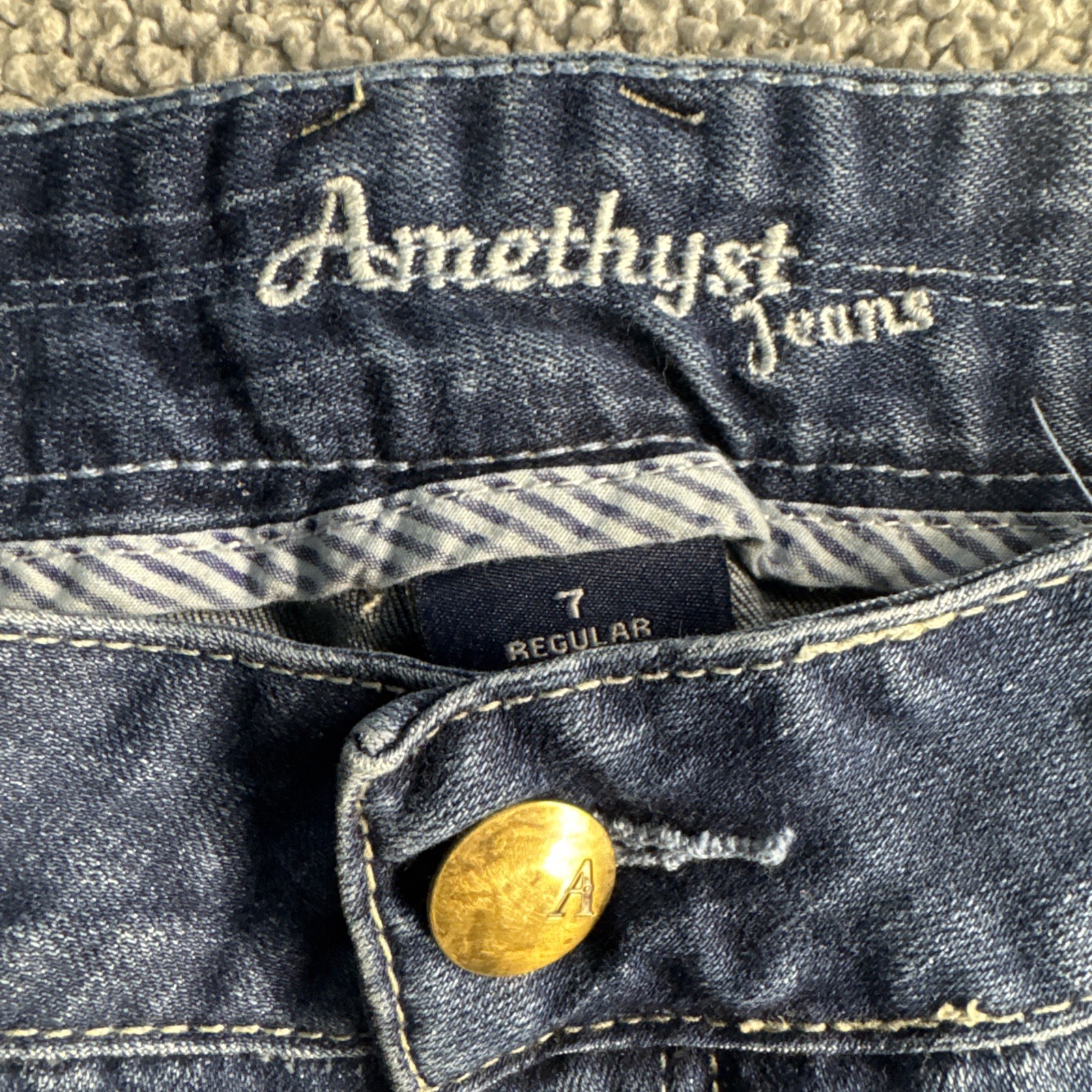 Amethyst Jeans Women’s Size 7 Reg-Blue Denim Straight Leg Bold Stitching 30.5”L