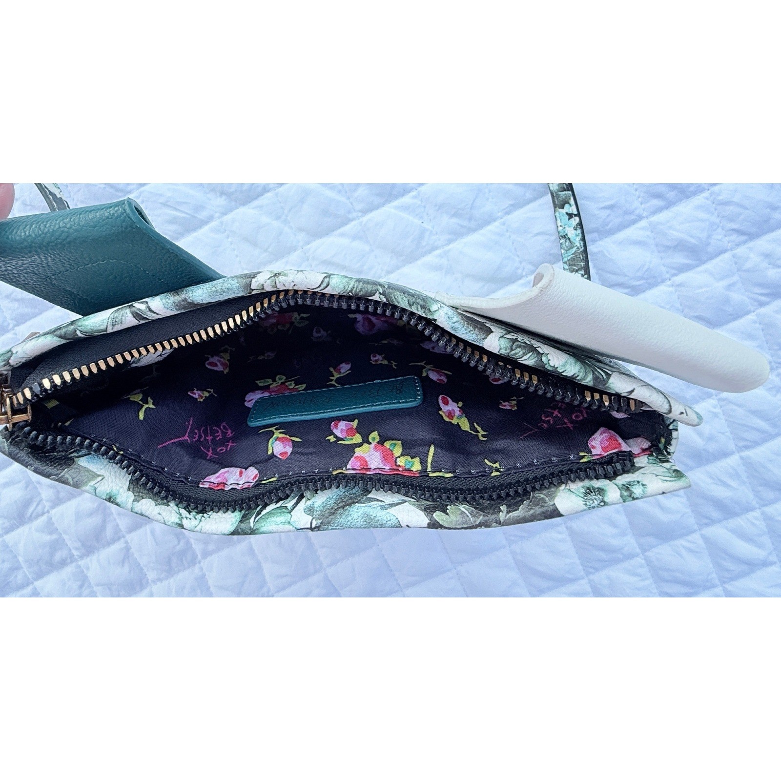 Artsy Stud Dog Lover Betsey Johnson Kitsch Crossbody Bag Novelty Purse Adorable