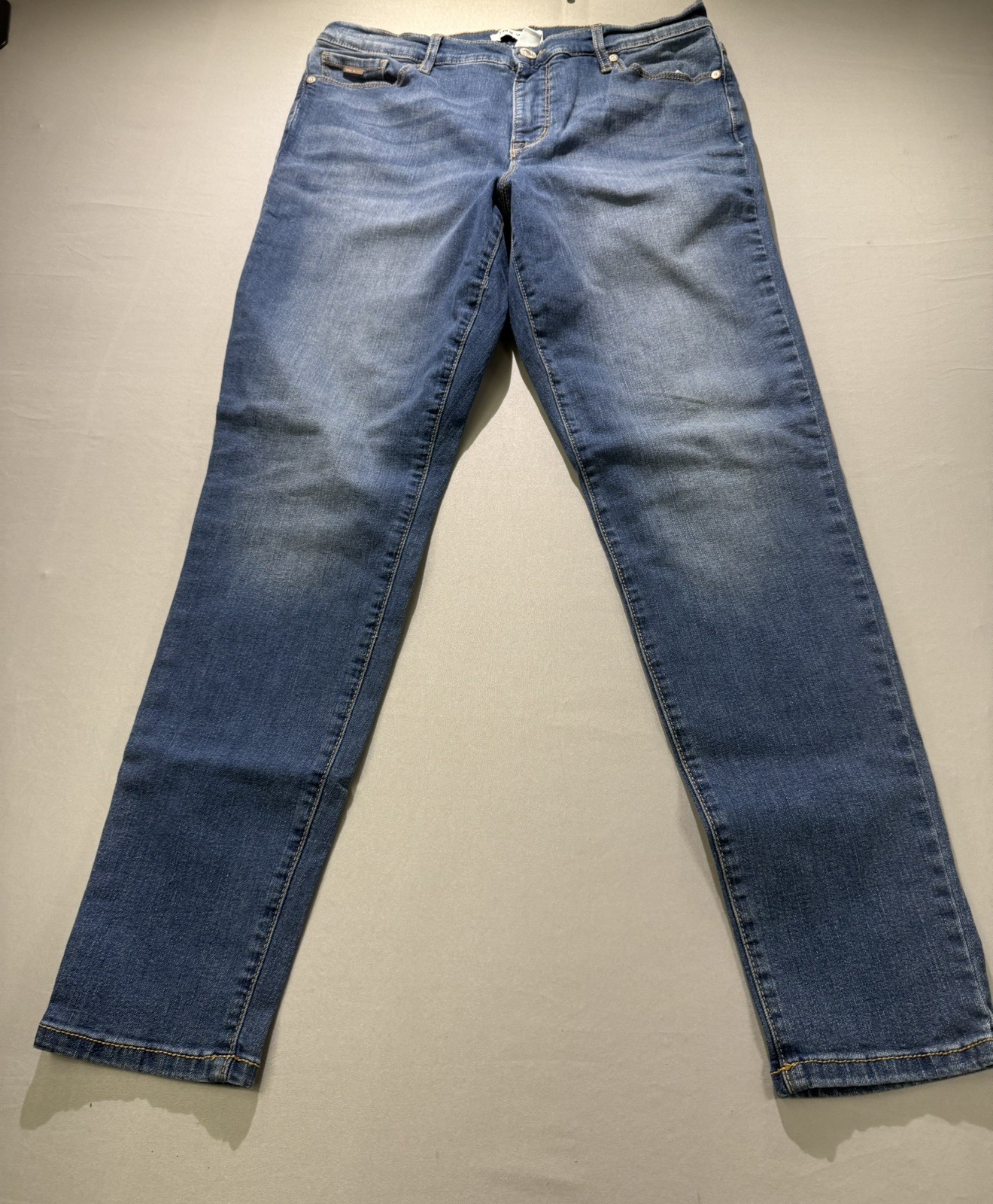 Nine West Women’s Cigarette High Rise Skinny Jeans Medium Wash Size 6/28
