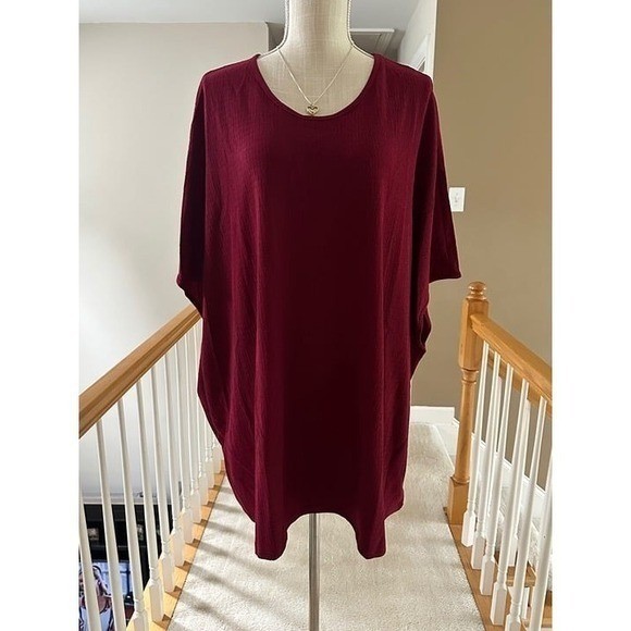 SHEIN Curve Burgundy Batwing Sleeve Textured Tunic Top 1XL Plus Size Wine Red