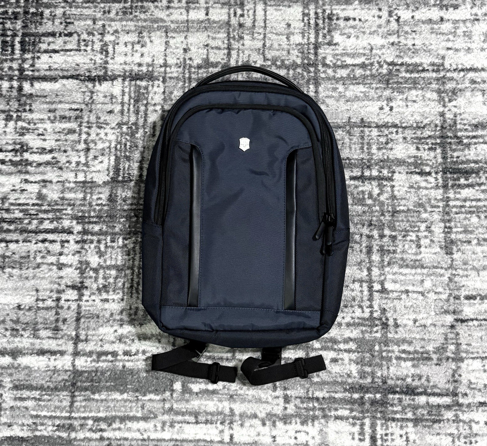 Swiss Victorinox Altmont Professional Deluxe Travel Backpack Laptop Bag Blue