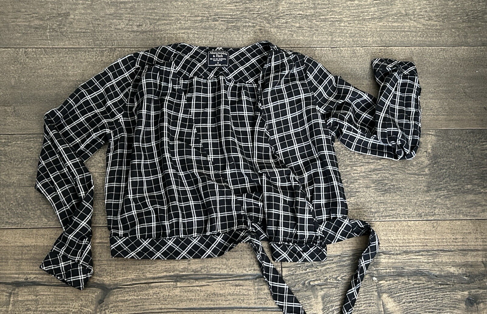 abercrombie & fitch womens wrap top long sleeve plaid Black & White small