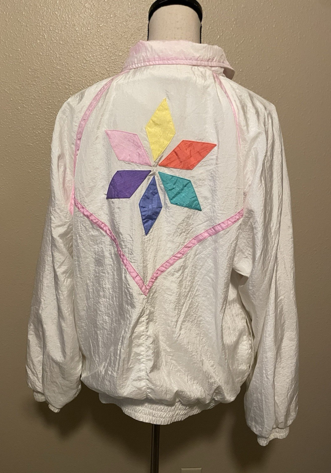 VTG Lavon by Cheerful Corp White with Multi-Color Design Windbreaker, Size XL