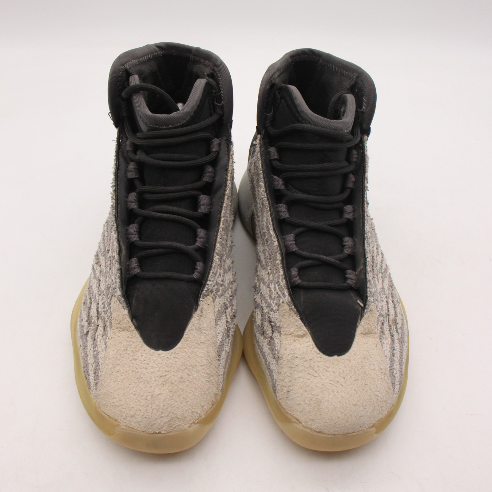 Adidas Yeezy Quantum Men’s Size 9.5 Athletic Casual Sneakers EG1535