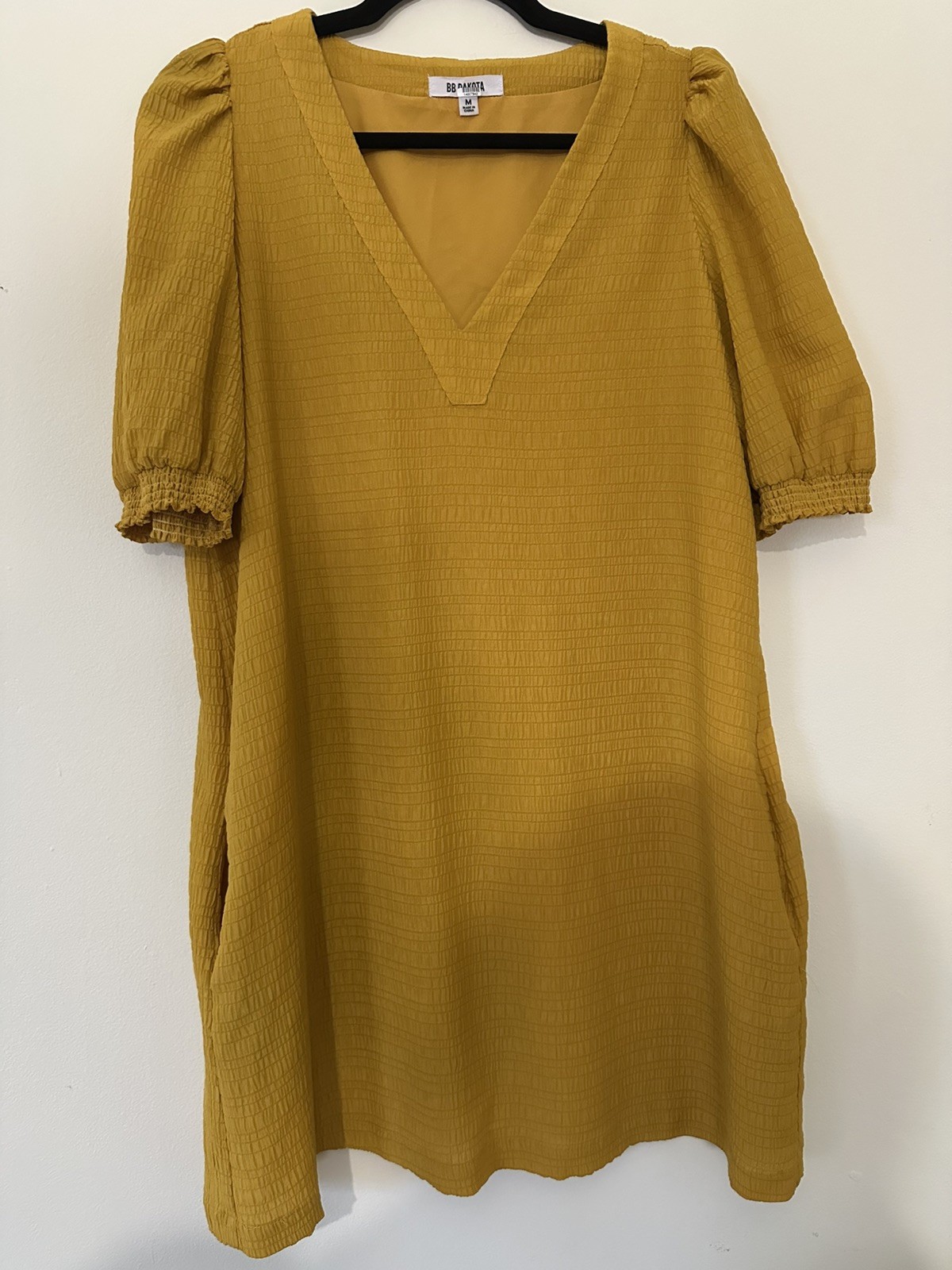 BB Dakota Women’s Fields of Gold Textured Stripe Gauze Yellow Shift Dress Size M