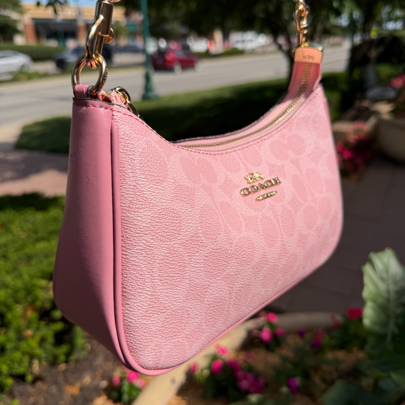 Coach Teri Shoulder Bag In Signature Canvas CV933 Dusty Pink Brand New