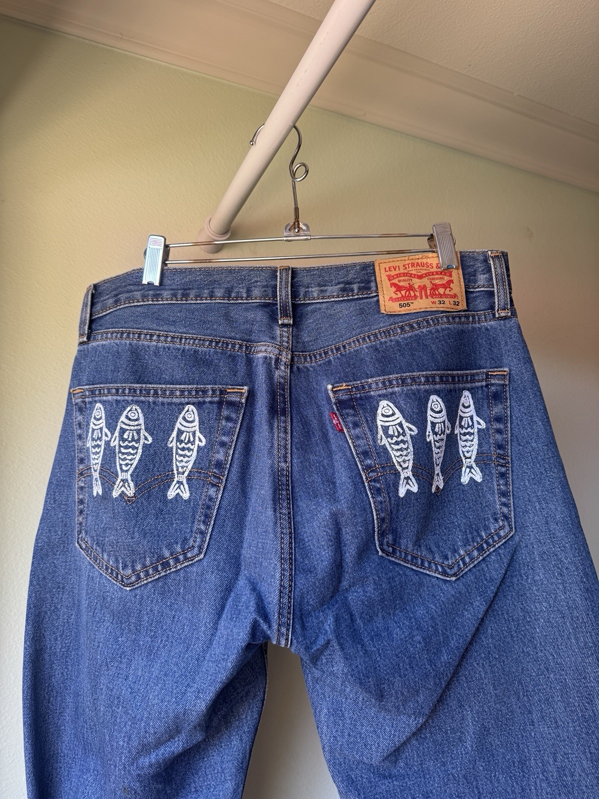 Levi’s 505 Men’s Jeans 32×32 With Fish Prints