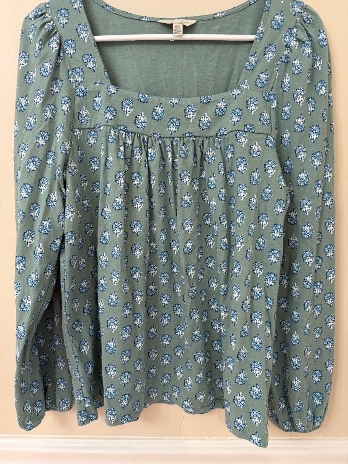 Lucky Brand green and blue floral long sleeve knit shirt size medium