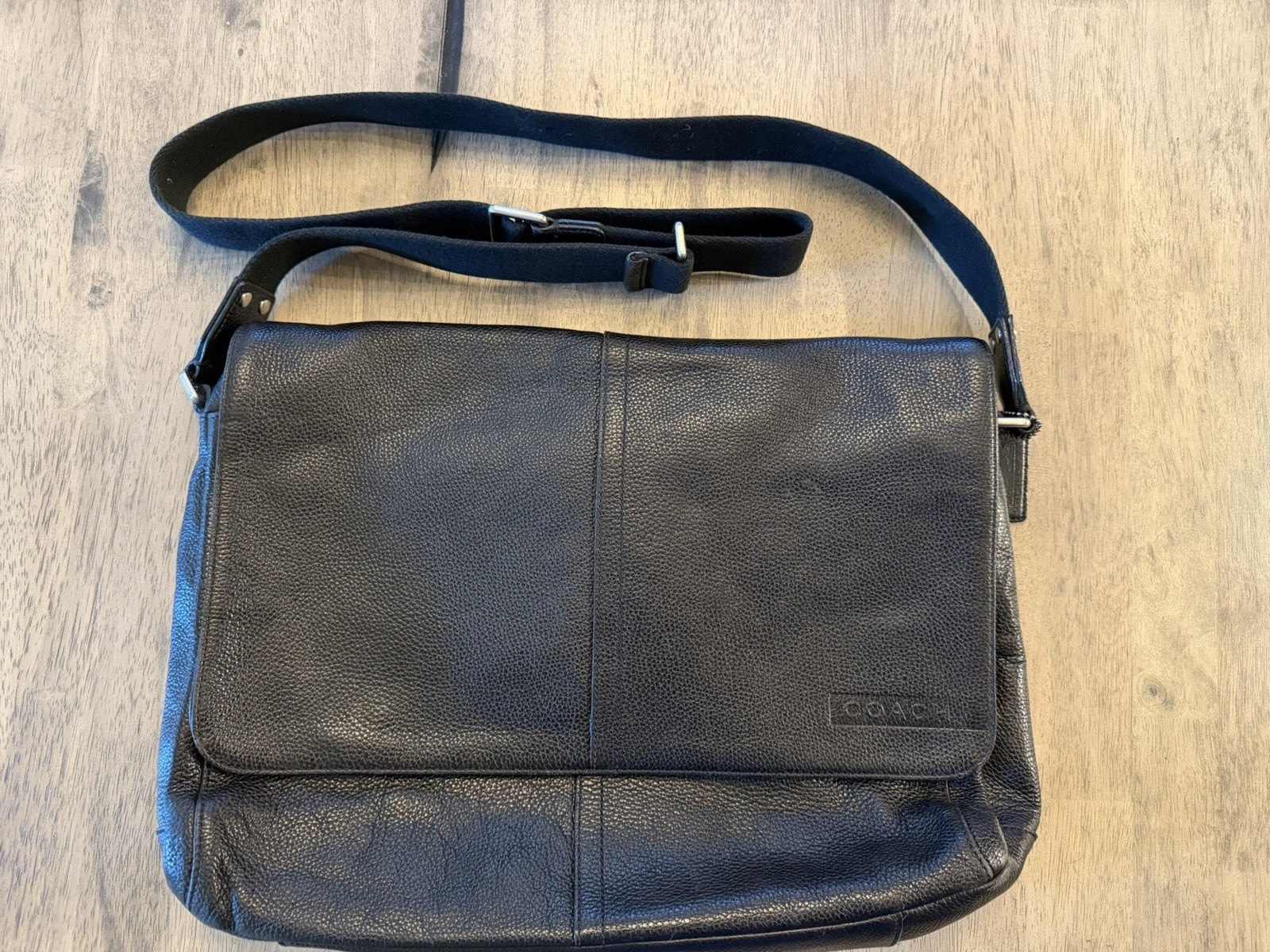 COACH Camden Pebbled Leather Messenger Bag F70423 Shoulder Purse Black