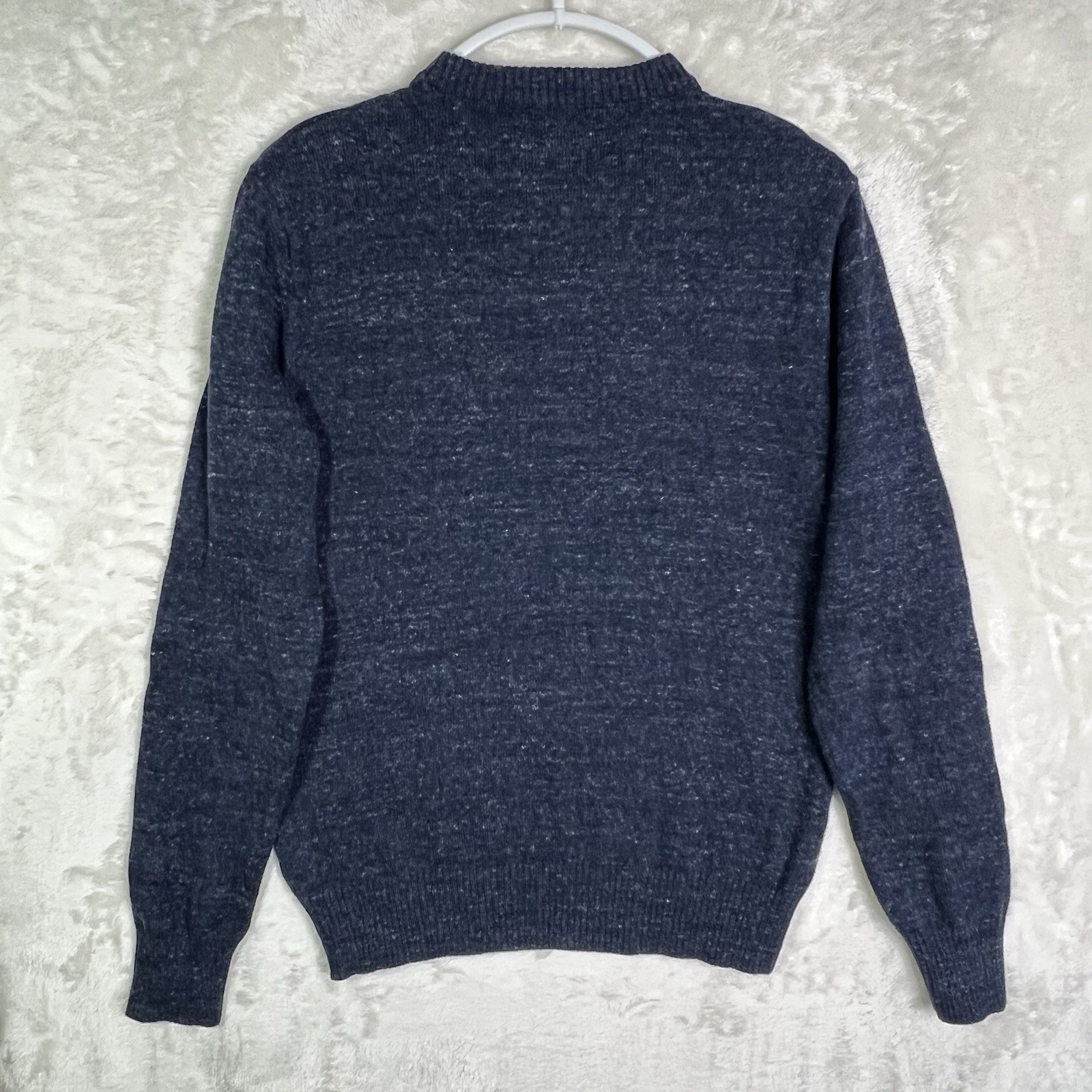 Classic Gap Men’s Sweater Cotton Blend Sz M Dark Blue Chic Comfort Any Occasion