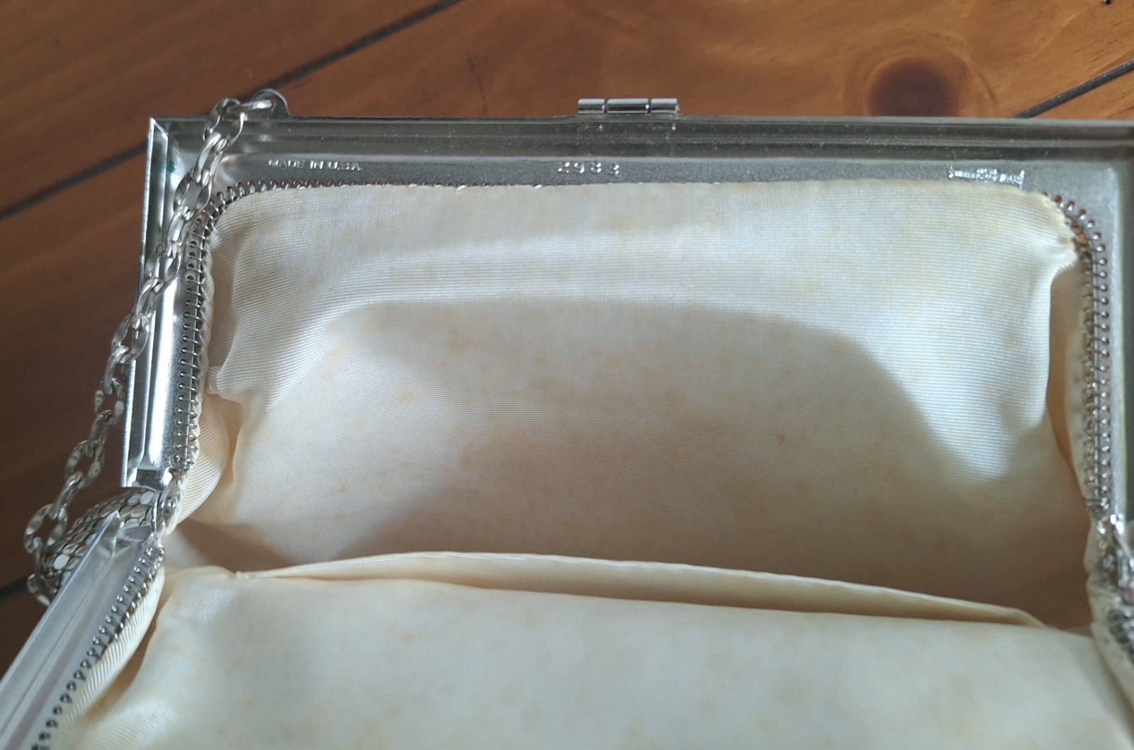 VINTAGE WHITING & DAVIS CO SILVER MESH EVENING PURSE. IN ORIGINAL BOX