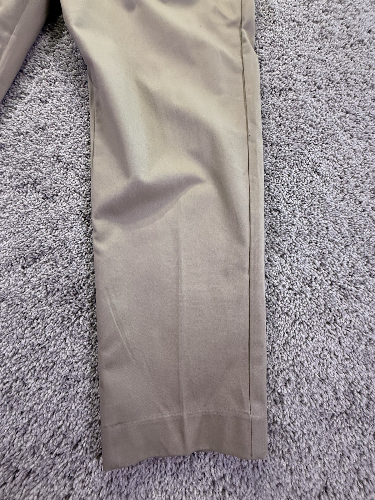NEW Goodfellow & Co. Men’s Slim Trousers Tapered Leg Khaki Size 36 x 32