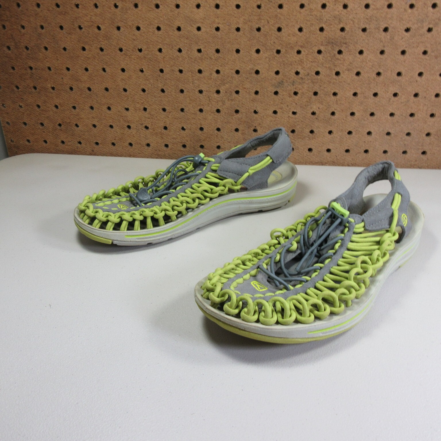 KEEN womens chartreuse an gray Uneek paracord strappy sandals 7.5 M