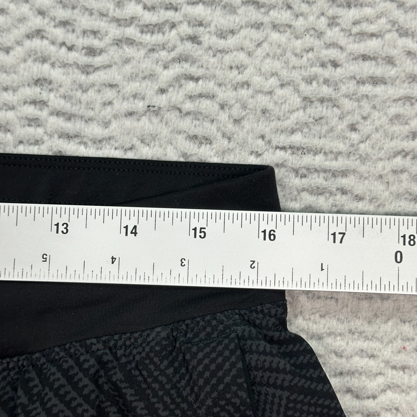 Lululemon The Short Men’s Size 32 Lined Active Athletic Workout Gym 8″