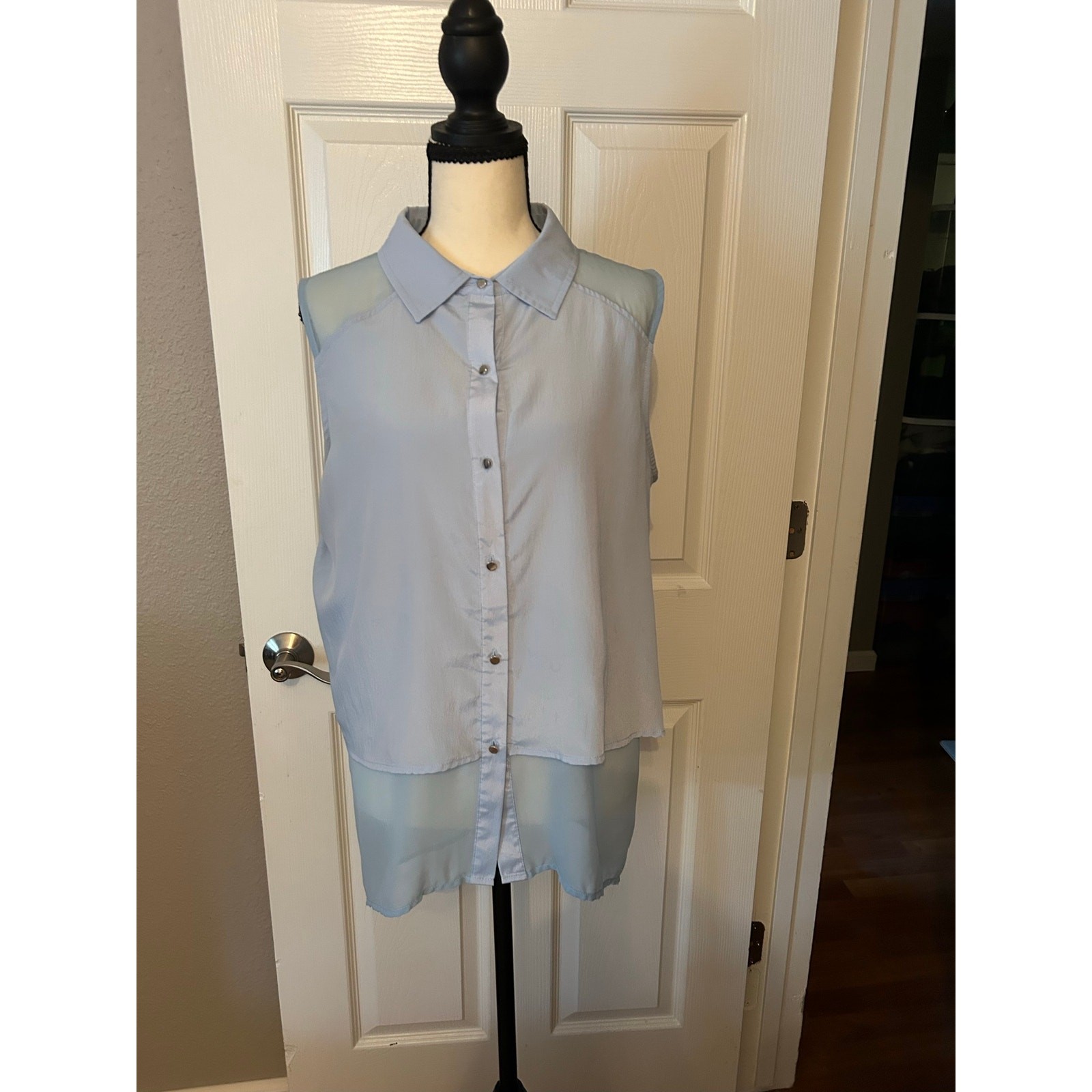 Kenneth Cole New York Light Blue Sleeveless Chiffon Blouse High Low Hem L