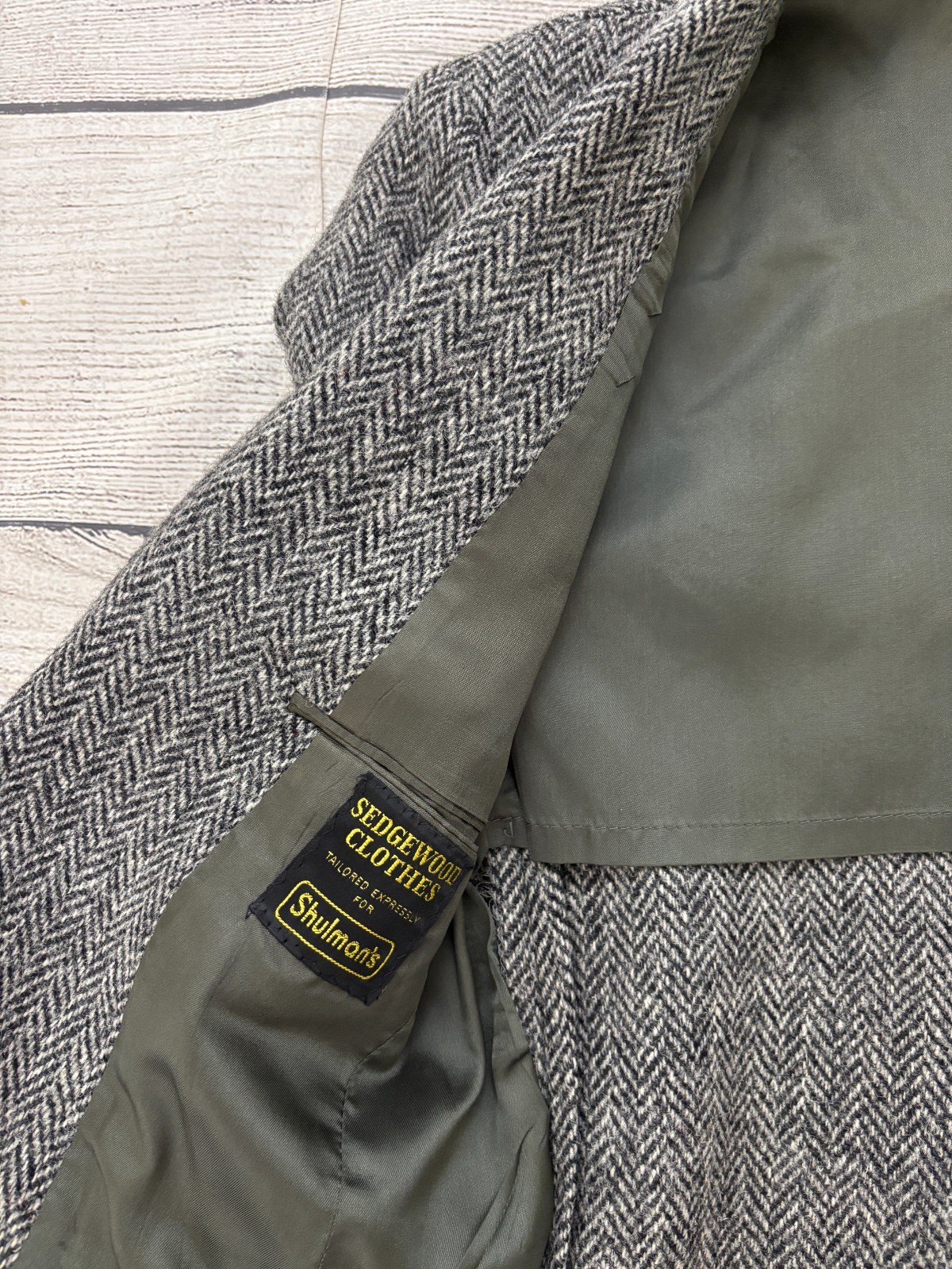 HARRIS TWEED Mens 38R Black Gray Herringbone Scottish Wool Jacket Blazer VTG