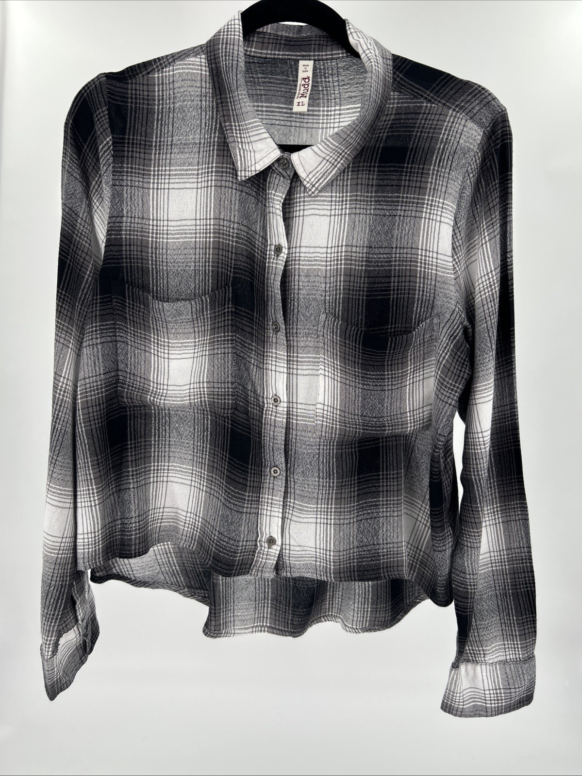 Mudd Womens XL Black White Grey Plaid Button Down Shirt High Low Hem Pockets