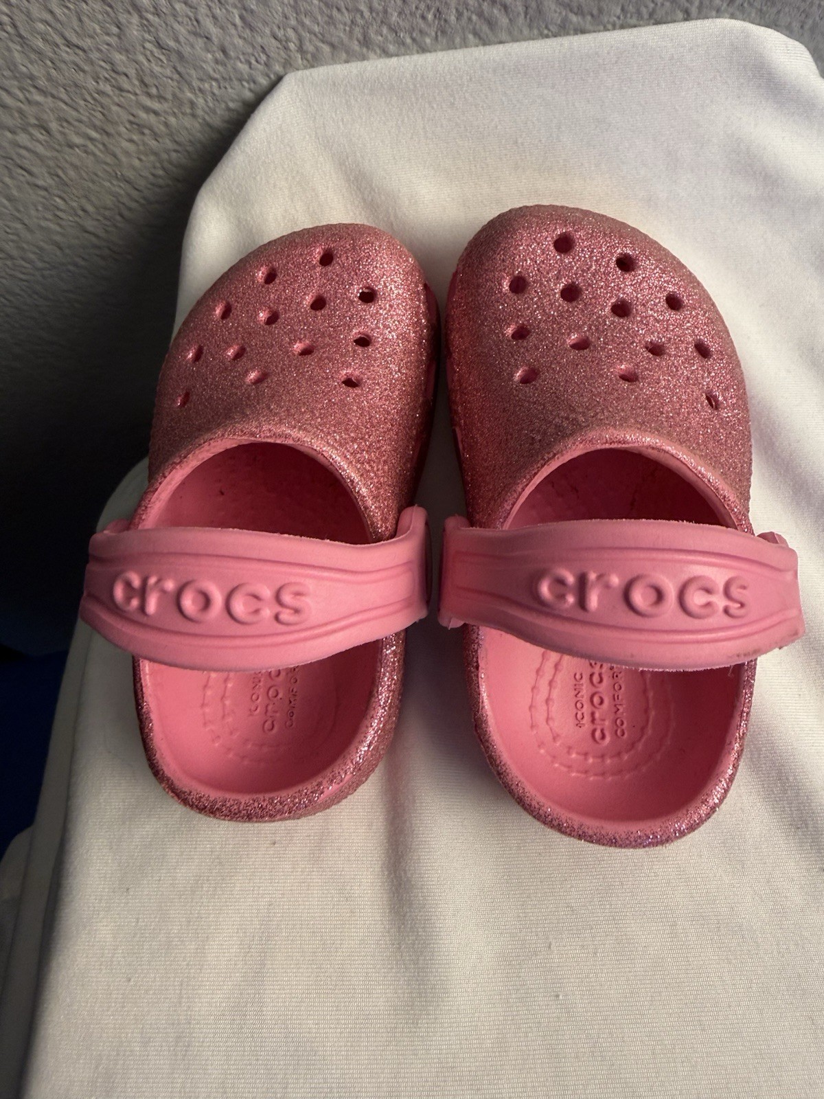 Crocs Pink Lemonade Glitter Classic Clogs C4 perfect for any season