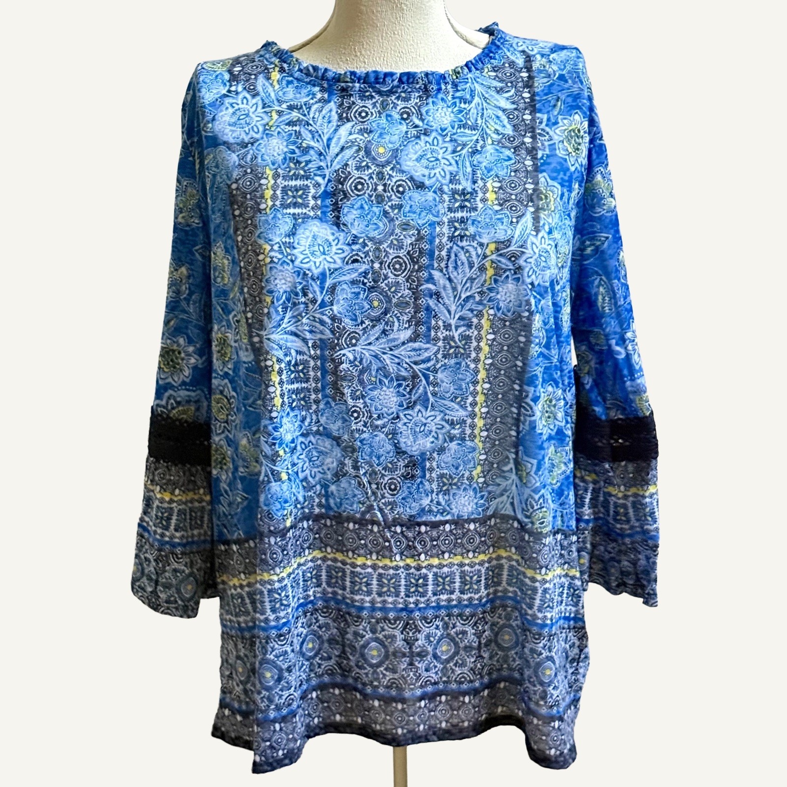 RUBY RD 2X Top Unique BOHO Lightweight Crochet Ruffles Blue Floral Bell Sleeves