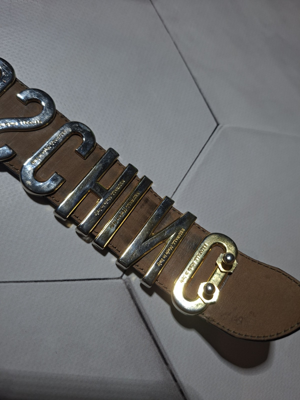 MOSCHINO Redwall Vintage Navy Leather Gold Lettering Logo Belt Size IT 42 (88cm)