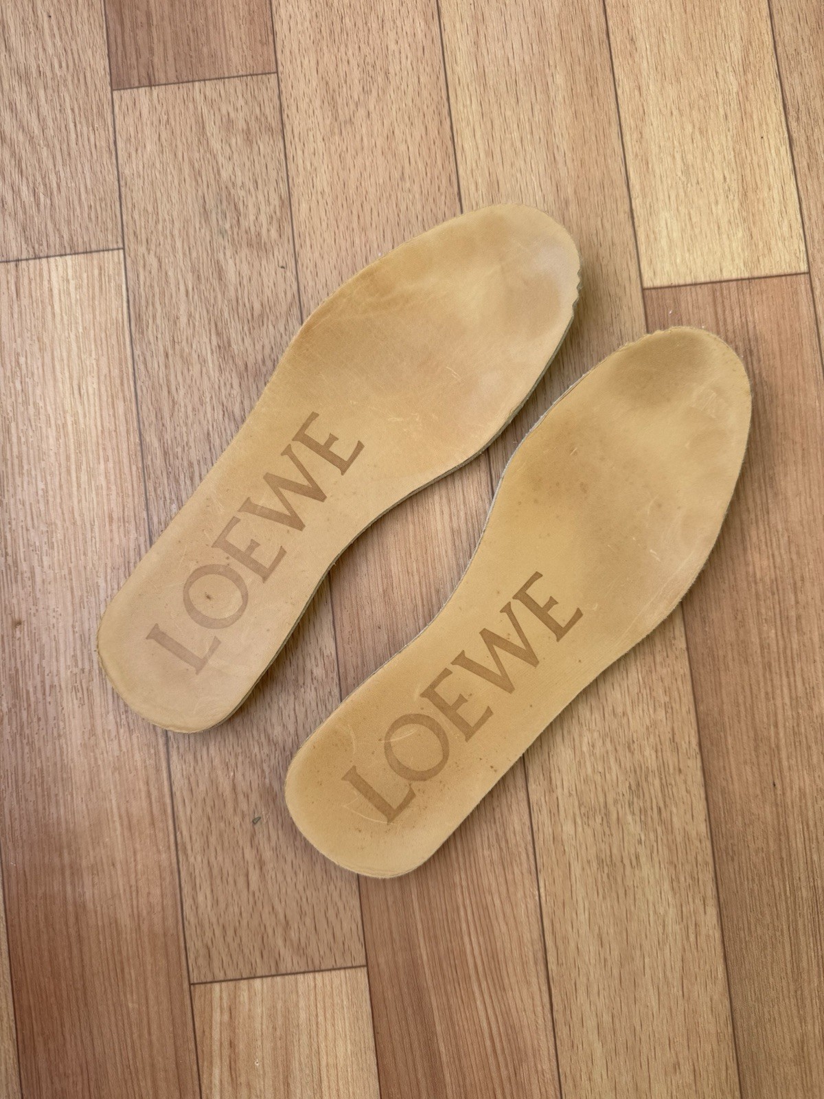 AUTHENTIC LOEWE FLOW RUNNER SNEAKERS SIZE EU 37 , US 7 , UK 4