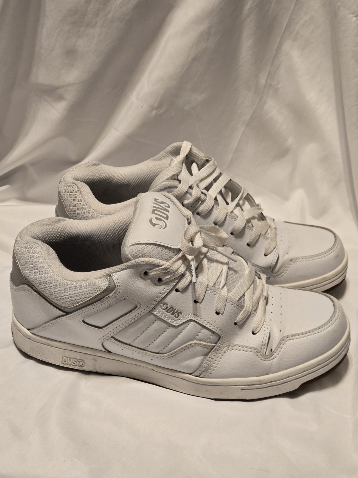 DVS Mens Enduro 125 Skate Shoe Size 10.5 Men White Lightly Used