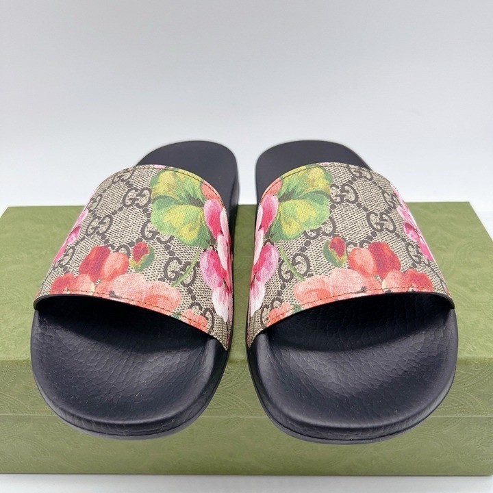 Gucci GG Bloom Supreme Floral Slides Sandals Womens EU 37 US 7- Authentic
