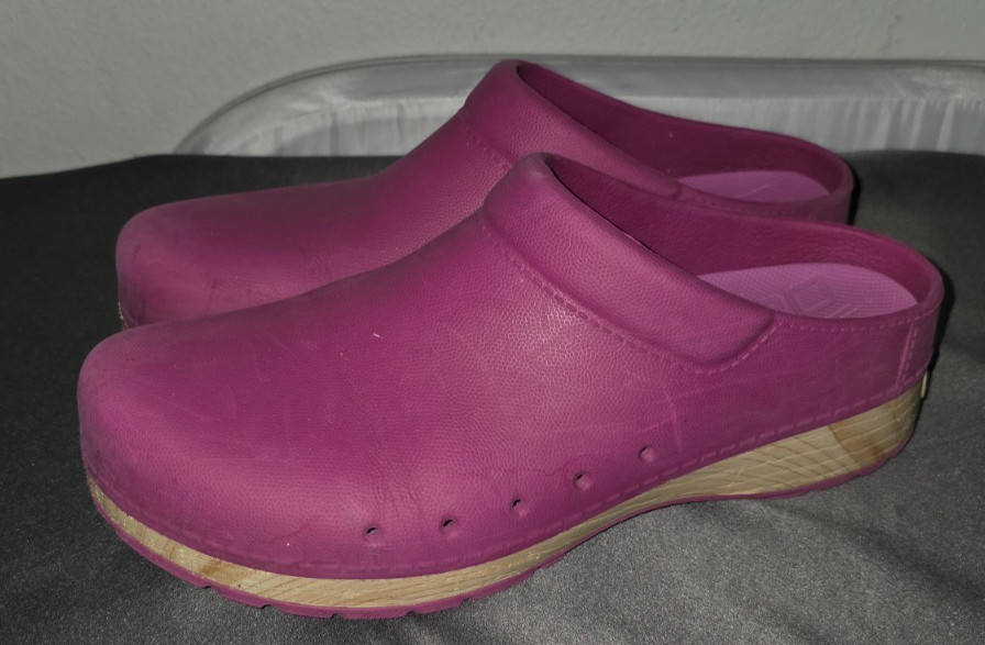 2025 Dansko Women’s Kane Molded Fushia EVA Clog Size 42 EU /11.5-12 US
