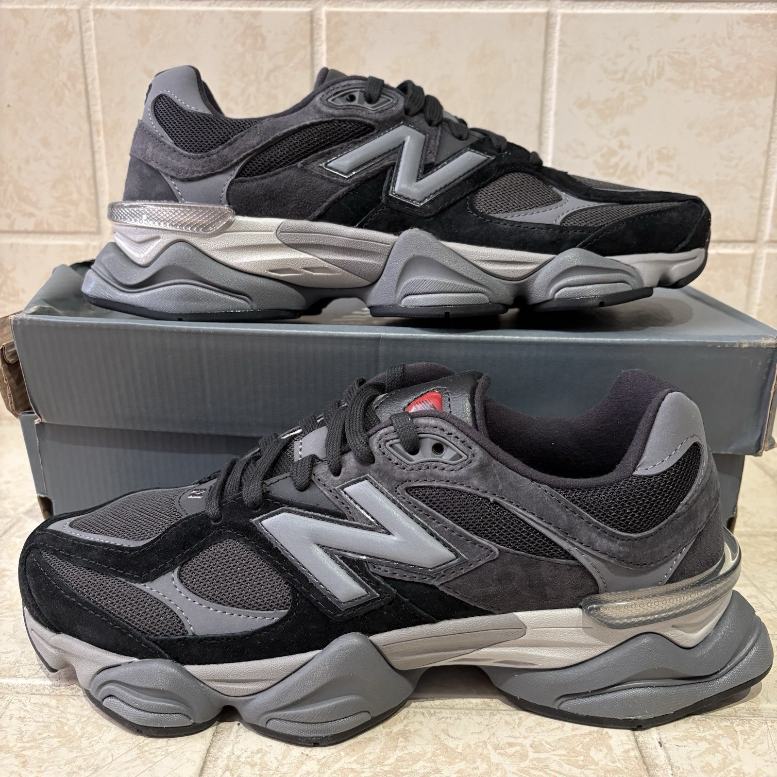 New Balance 9060 Black Castlerock Men’s Sneakers U9060BLK Size 10 DAMAGED BOX
