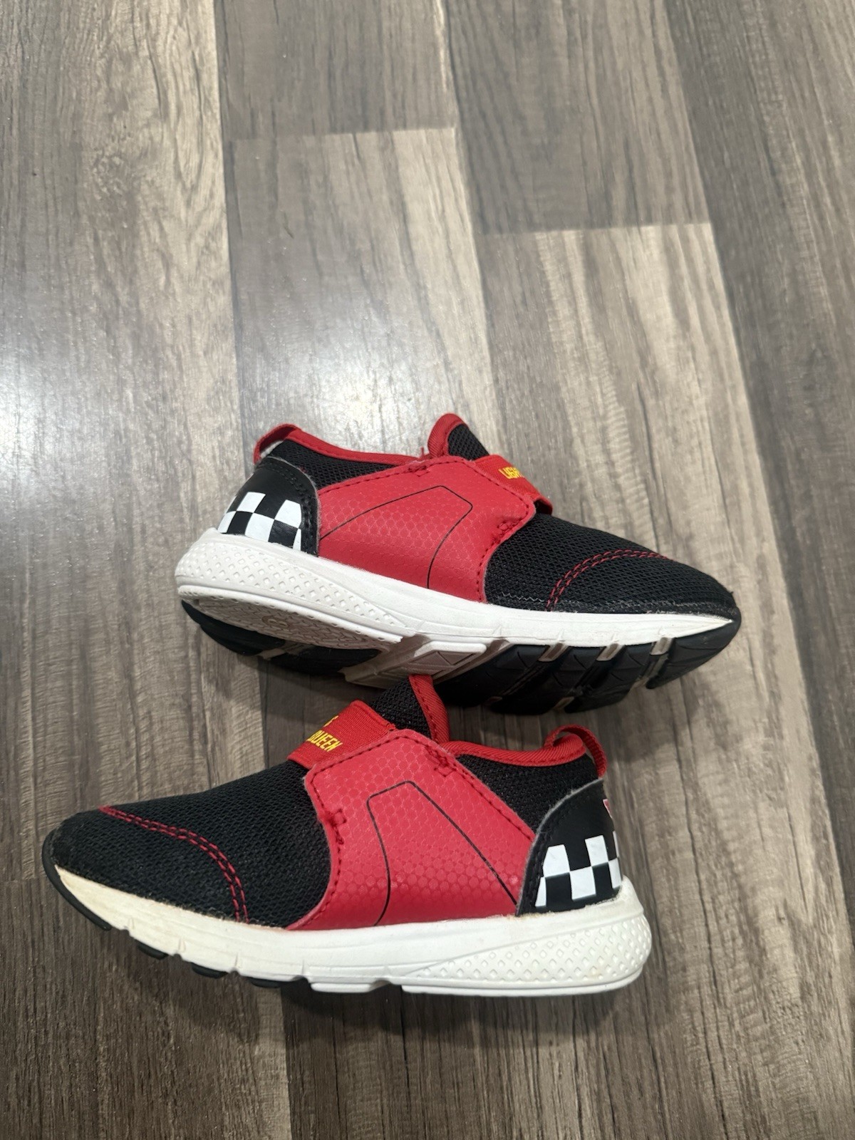 Disney Lightning McQueen Cars Hook & Loop Low Top Sneakers Black/Red/White 8