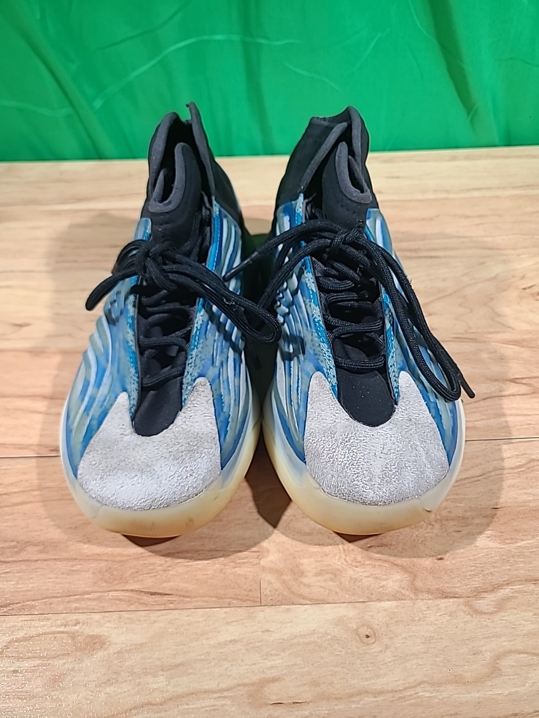 Adidas Yeezy Quantum Basketball Blue Sneakers GZ8872 – Men’s Size 9 US