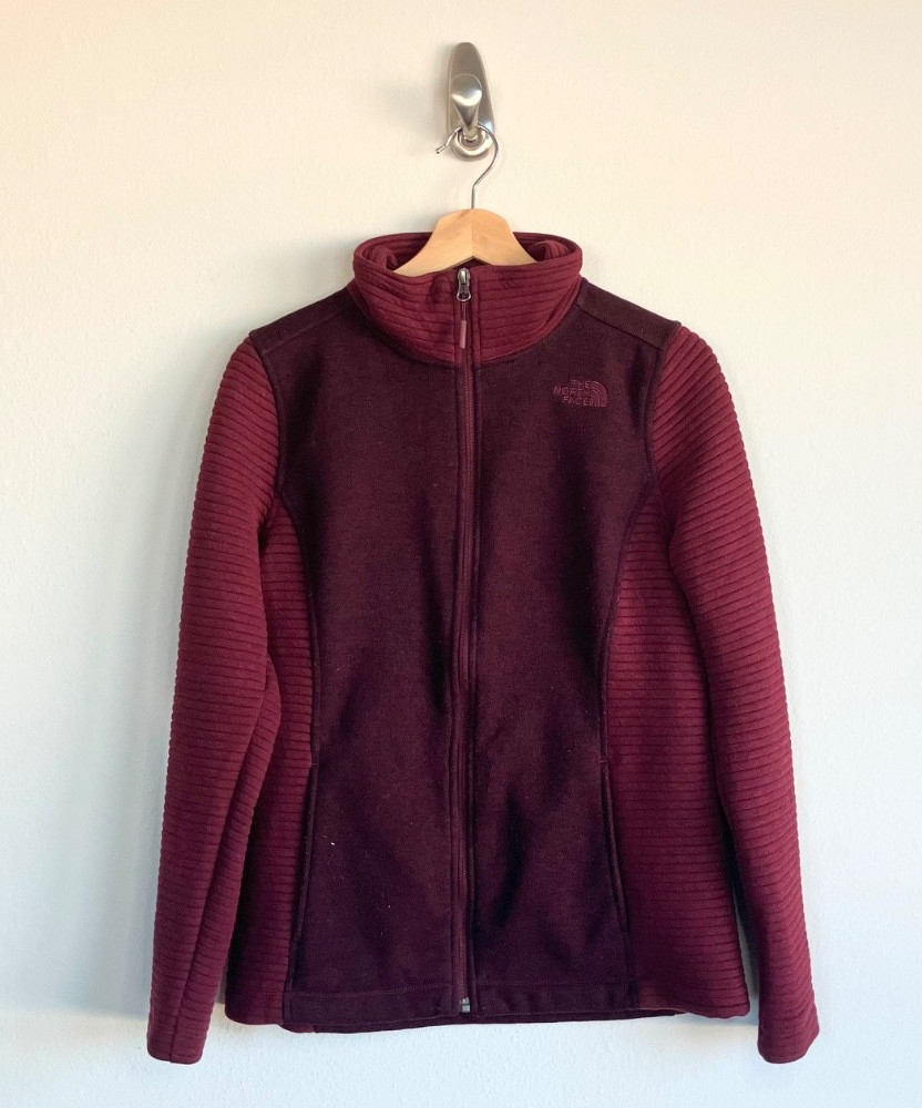 The North Face Burgandy Fleece Jacket ( Women’s ) Size Medium