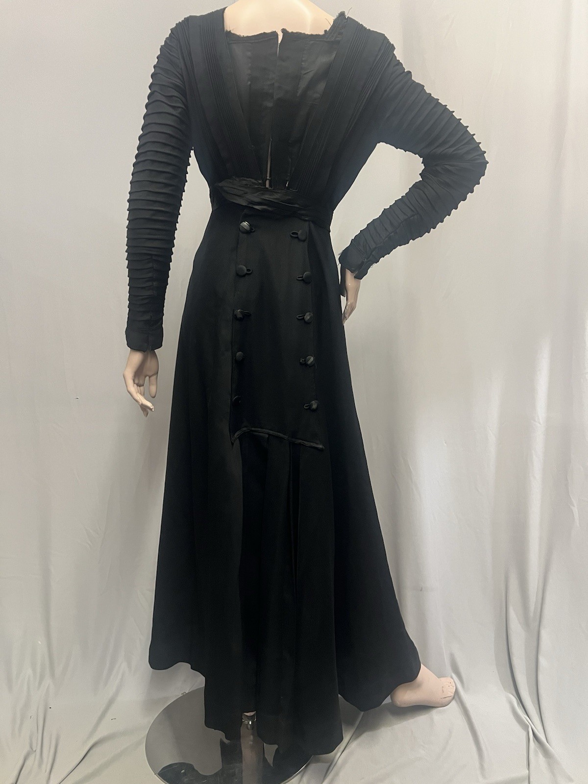 1906-1910 Black Wool Daytime Winter Dress