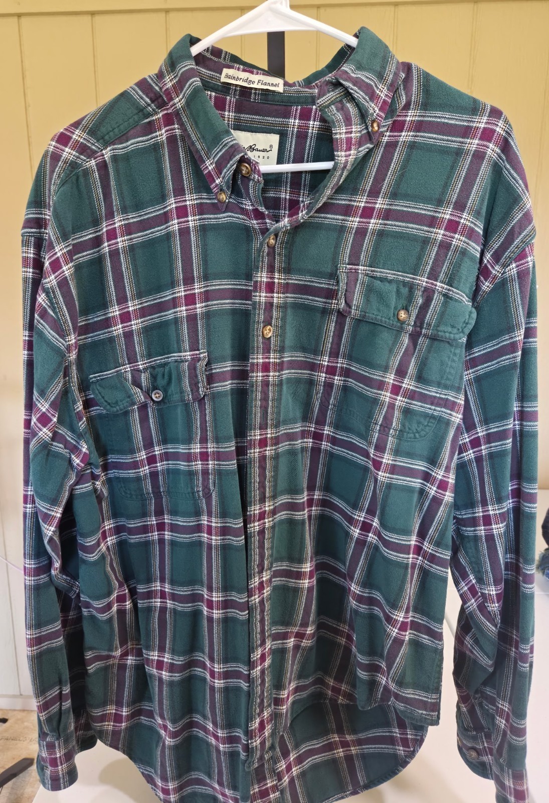 Eddie Bauer Bainbridge Flannel Men’s L Green/Purple/White Plaid Pocket Button-Up