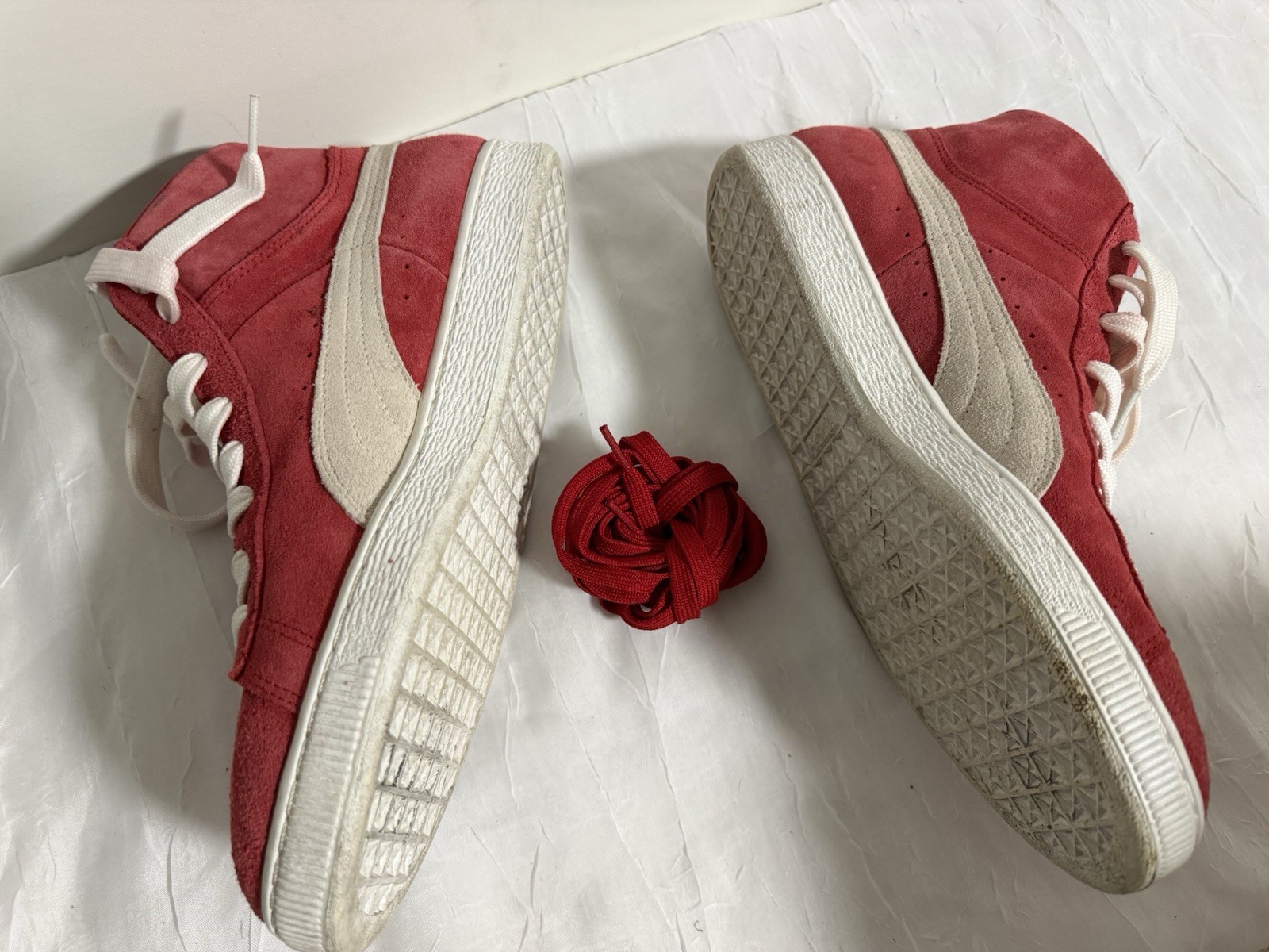 PUMA Suede Mid Classic+ Mid Top Suede Sneaker Red/White 356340 02