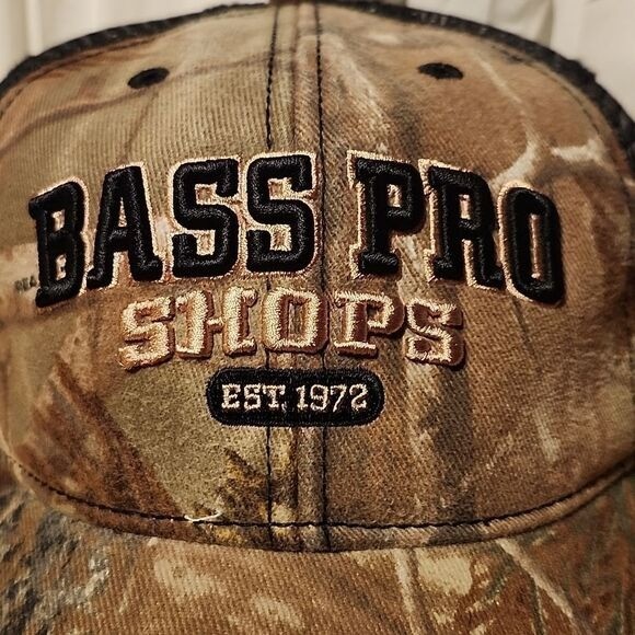 Bass Pro Shops RealTree Camo Sliderback Trucker Hat – New
