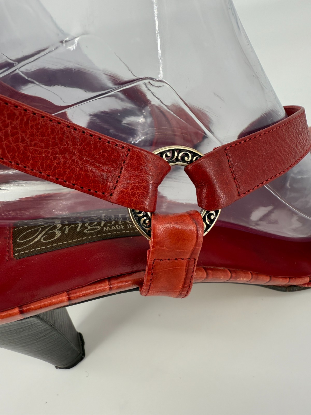 Brighton Rhodes Red Leather Heels Womens 9M Made In Italy Croc Emboss Slingback