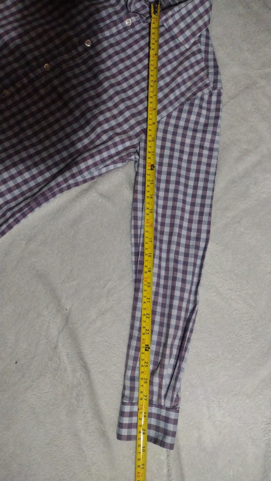 Michael Kors Men’s Medium (M)Style: Slim Fit Long-Sleeve Button-Down…
