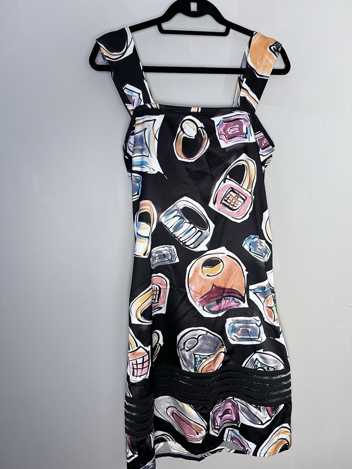 Save the Queen  Dress Size M  Gorgeous Print