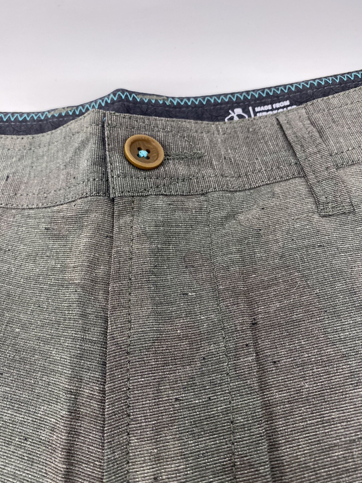 Vissla Canyons Hybrid 19″ Walkshort Sizes 30, 32, 34 Available – CAMO – NEW!