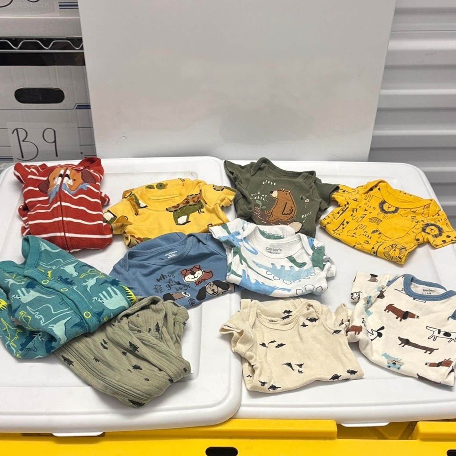 Assorted new born Baby clothes 10 pieces lot