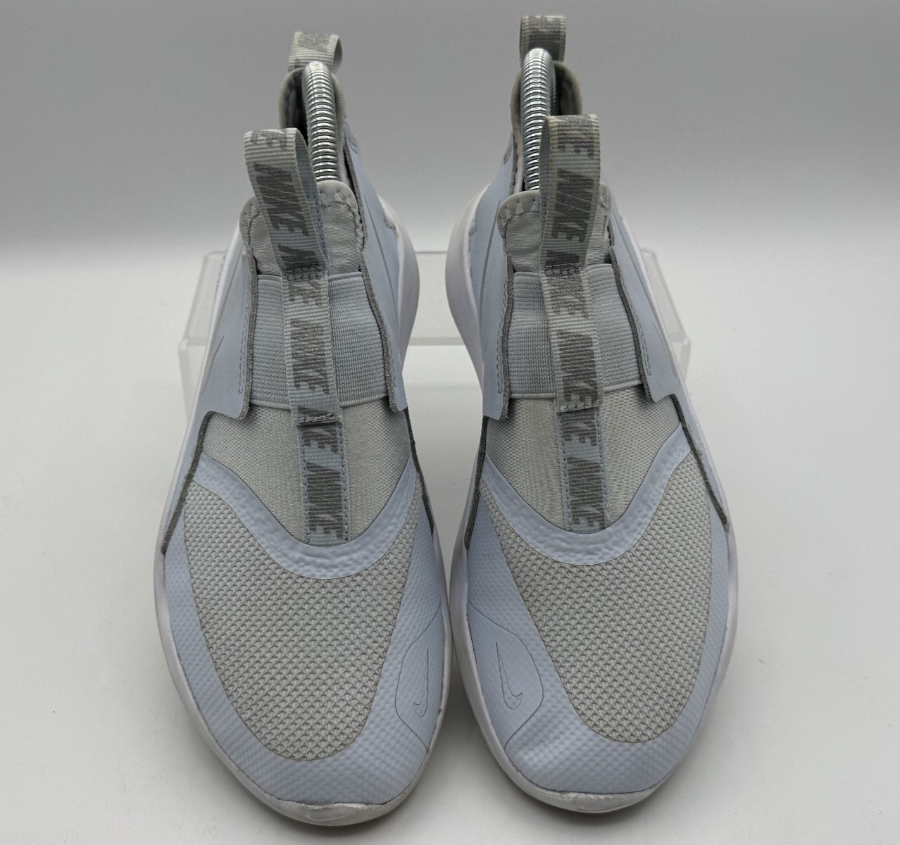 Nike Flex Runner Light Blue Size 4.5 Youth Running Shoe, Unisex, Boy, Pre-owned