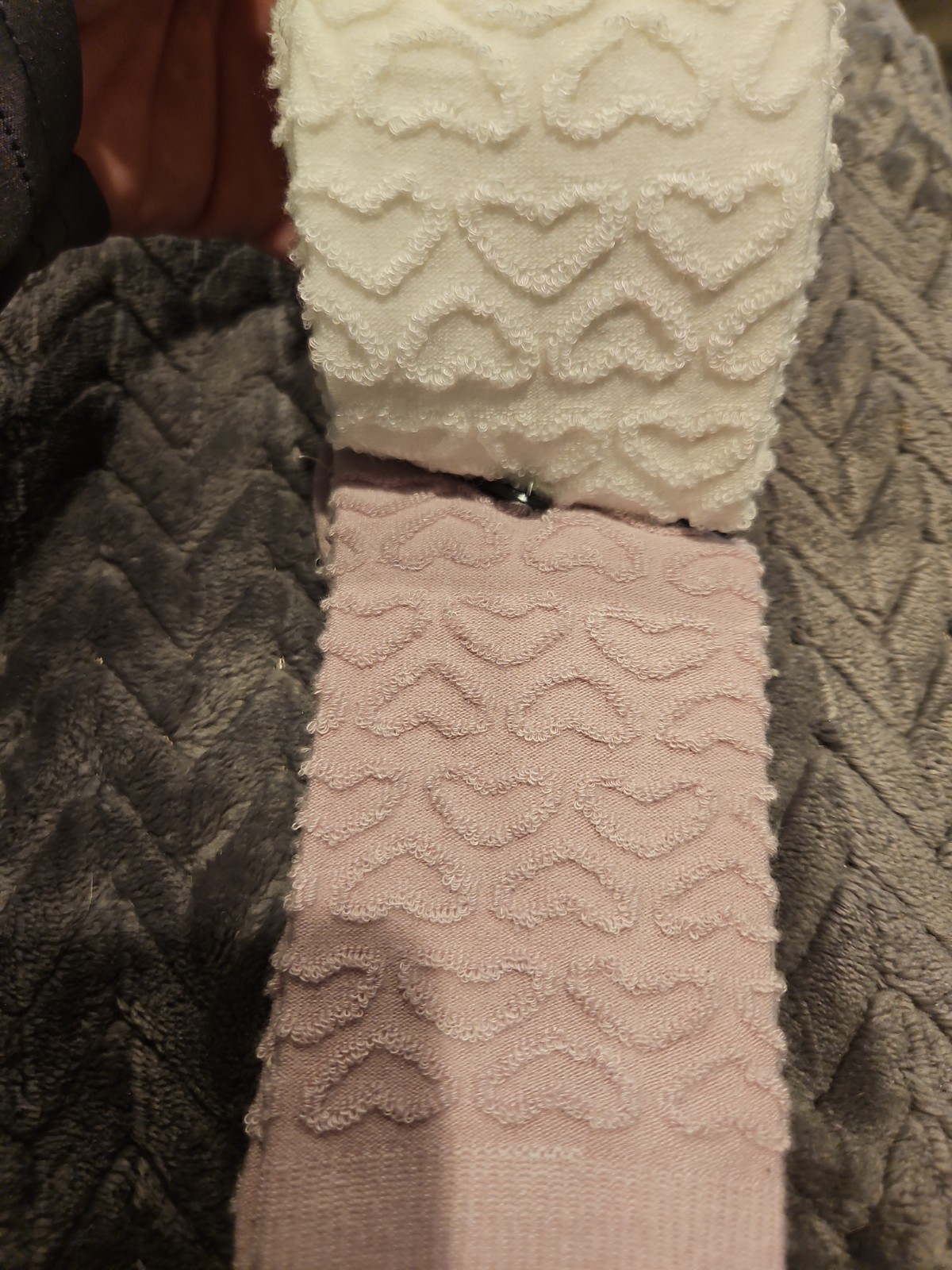 Apara Girls 10-4.5 2 Pair Rayon From Bamboo Crew Pink & White NEW Heart Pattern